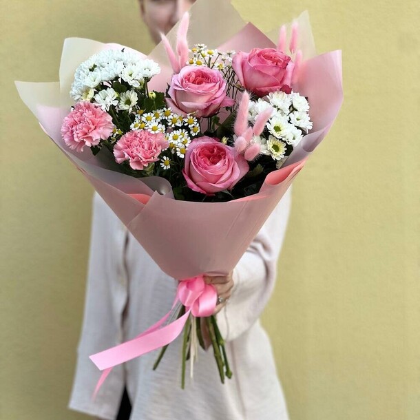 Букет с пионовидной розой pink expression для девушки, артикул F1412942 - 5869 рублей, доставка по городу. Flawery - доставка цветов