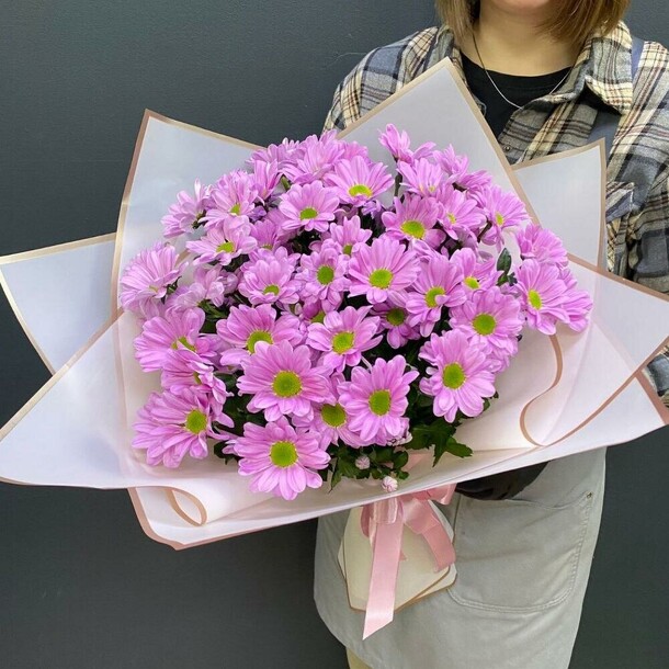 Букет из розовых хризантем, артикул F1413870 - 3380 рублей, доставка по городу. Flawery - доставка цветов