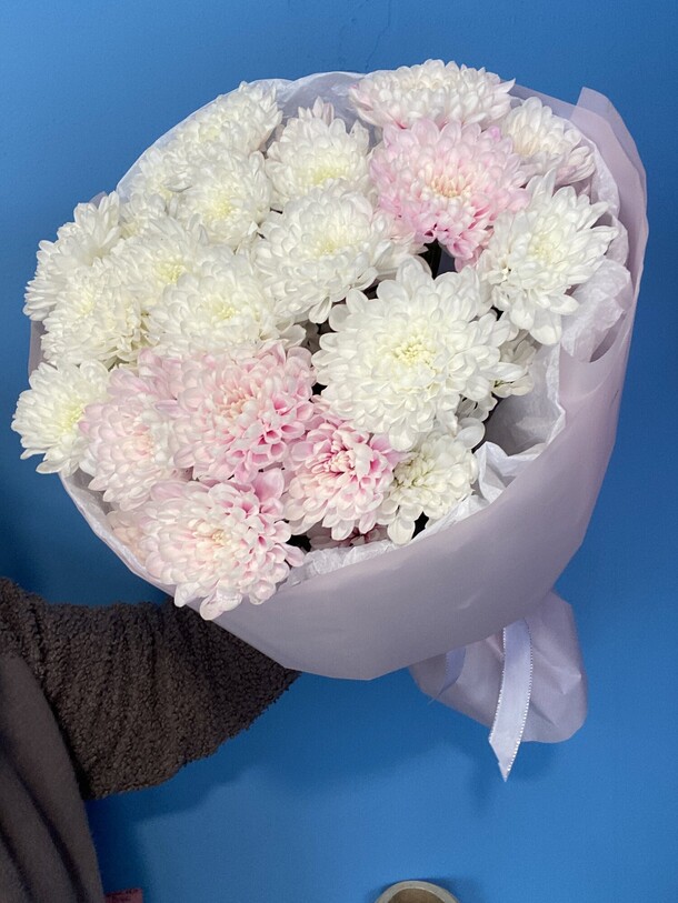 Букет нежных, кустовых хризантем, артикул F1372791 - 3200 рублей, доставка по городу. Flawery - доставка цветов