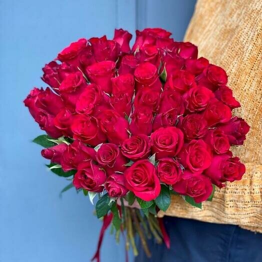 Роза 51 кения, артикул F1373134 - 9700 рублей, доставка по городу. Flawery - доставка цветов