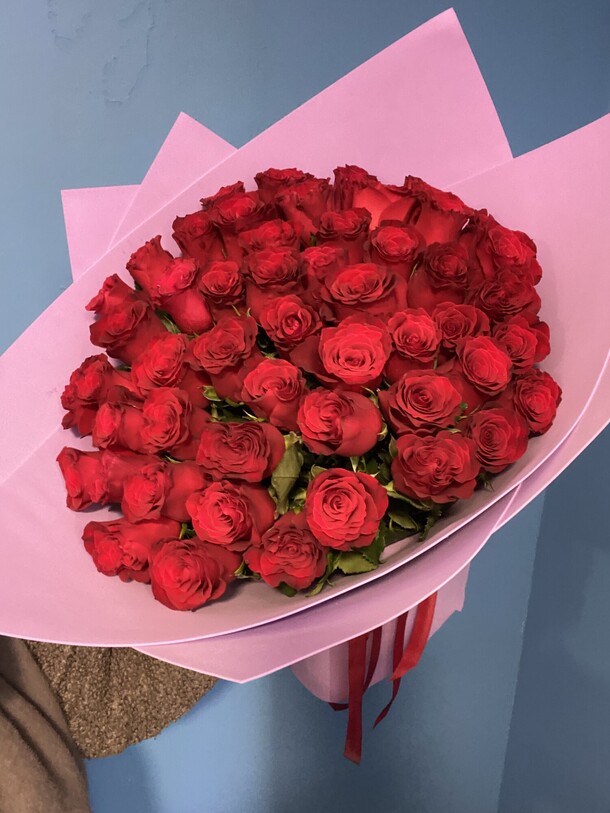 Букет из роз 🌹 «сияй от счастья», артикул F1373704 - 10200 рублей, доставка по городу. Flawery - доставка цветов