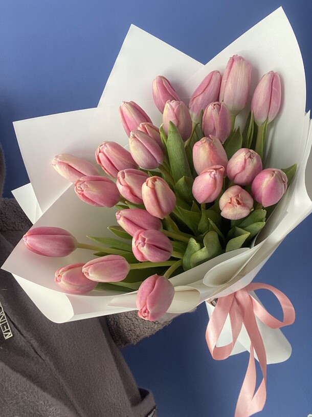 Потрясающие букет розовых тюльпанов, артикул F1393796 - 7950 рублей, доставка по городу. Flawery - доставка цветов