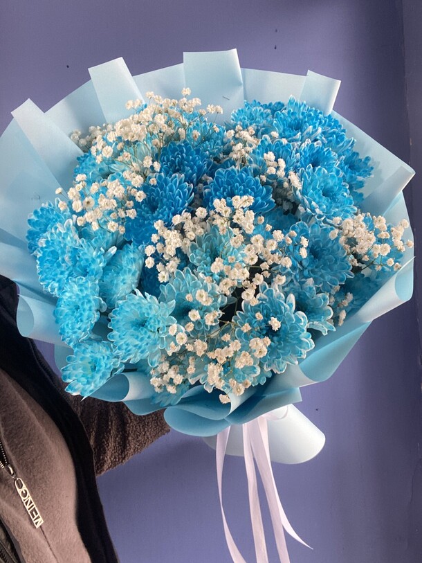 Объемныйбукет из кустовых хризантем и гипсофилы, артикул F1409896 - 6500 рублей, доставка по городу. Flawery - доставка цветов