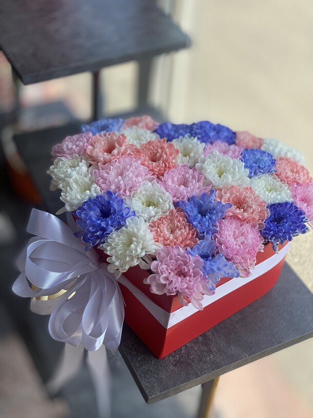 Большое сердце с цветами, артикул F1432354 - 3900 рублей, доставка по городу. Flawery - доставка цветов