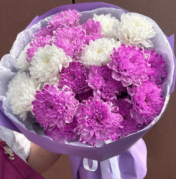 Букет кустовых хризантем « виолетта», артикул F1434358 - 3600 рублей, доставка по городу. Flawery - доставка цветов