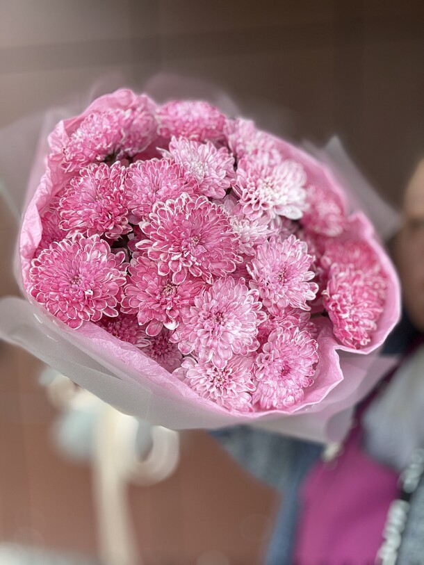 Яркий букет ярких хризантем, артикул F1446869 - 3500 рублей, доставка по городу. Flawery - доставка цветов