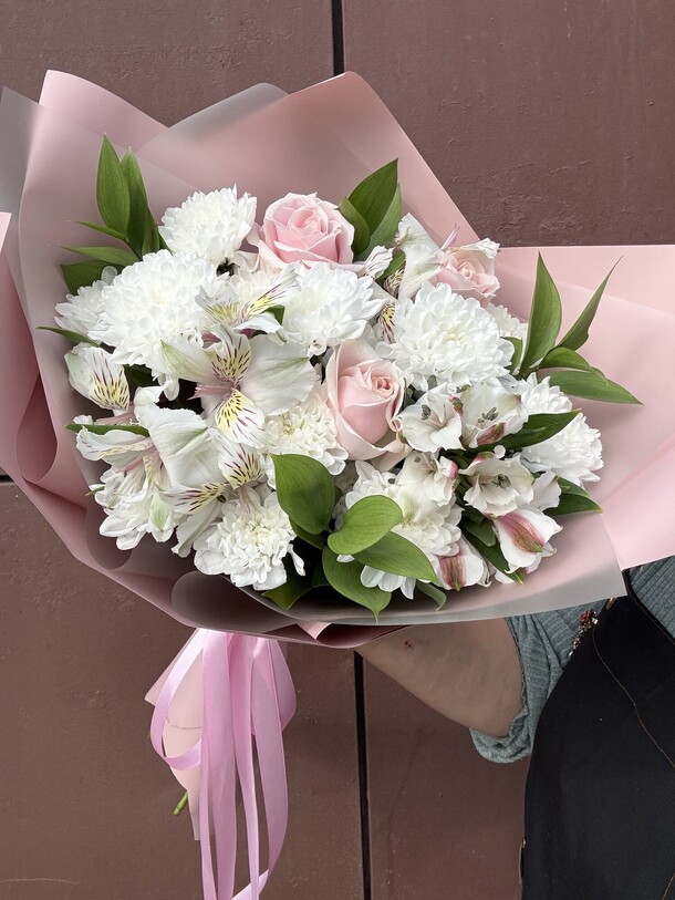 Букет «неженка», артикул F1453911 - 5000 рублей, доставка по городу. Flawery - доставка цветов