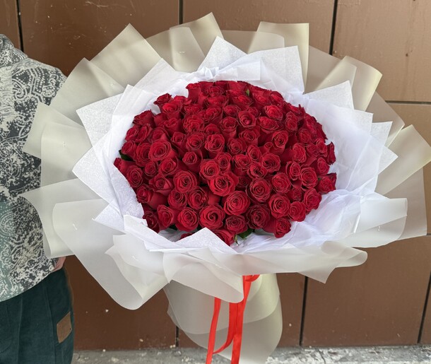 Хит🔥букет 101 красная роза 🌹, артикул F1453924 - 19500 рублей, доставка по городу. Flawery - доставка цветов