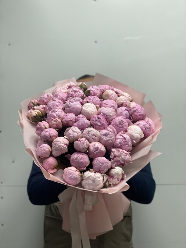 Пионы, артикул F1373997 - 61990 рублей, доставка по городу. Flawery - доставка цветов