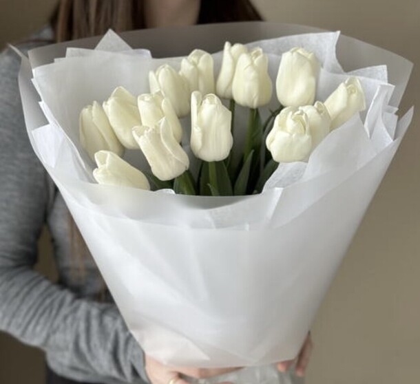 Тюльпан белый 19 шт, артикул F1386683 - 6990 рублей, доставка по городу. Flawery - доставка цветов
