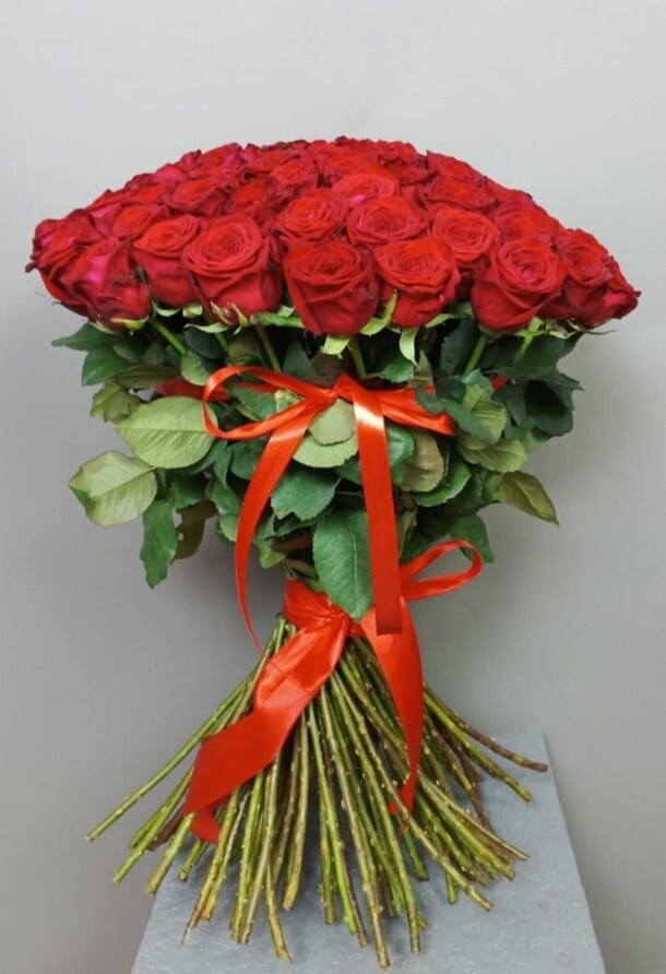 Красные розы 101 шт, артикул F1386731 - 45000 рублей, доставка по городу. Flawery - доставка цветов