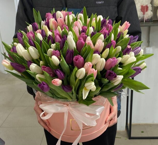 Тюльпан 251 шт, артикул F1388777 - 77300 рублей, доставка по городу. Flawery - доставка цветов