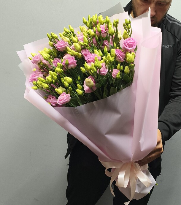 Букет лизиантусов, артикул F1411864 - 5590 рублей, доставка по городу. Flawery - доставка цветов