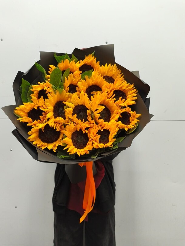 Подсолнухи, артикул F1412003 - 16900 рублей, доставка по городу. Flawery - доставка цветов