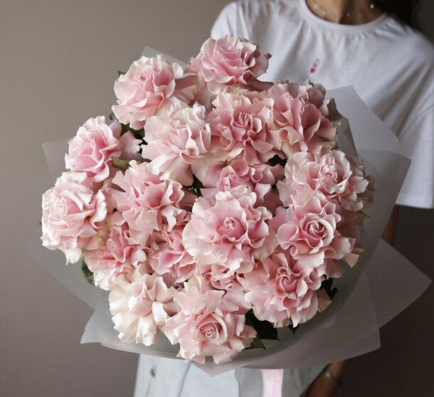 Французские розовые розы, артикул F1412012 - 13509 рублей, доставка по городу. Flawery - доставка цветов