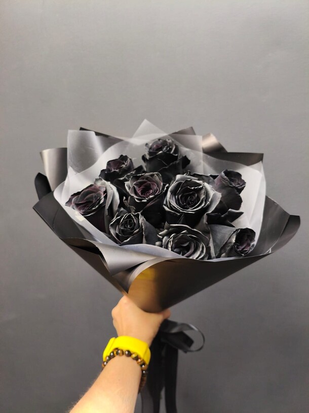 Черные розы 9 шт, артикул F1445718 - 6900 рублей, доставка по городу. Flawery - доставка цветов