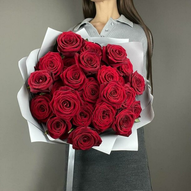 Бархатные розы ♥️, артикул F1205279 - 8319 рублей, доставка по городу. Flawery - доставка цветов