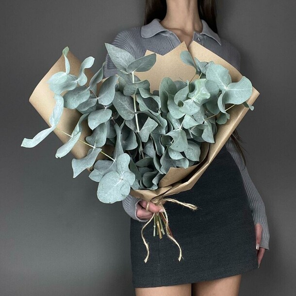 Эко-свёрточек эвкалипта, артикул F1206534 - 2417 рублей, доставка по городу. Flawery - доставка цветов