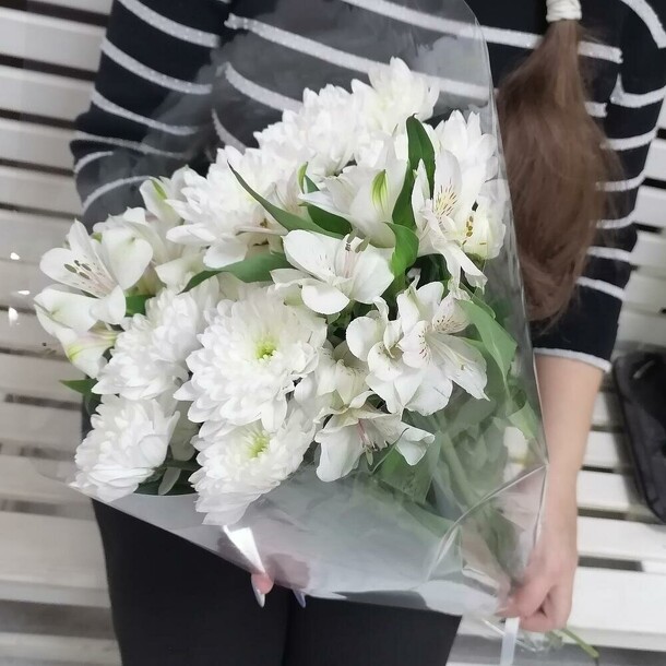 Букет "аура", артикул F1206538 - 2175 рублей, доставка по городу. Flawery - доставка цветов