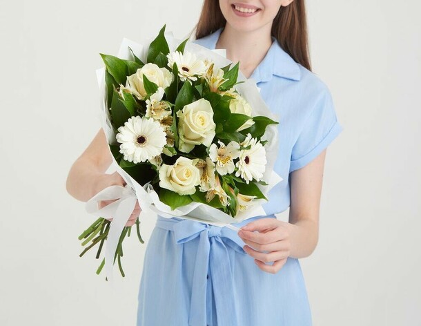 Букет "white", артикул F1212972 - 3934 рублей, доставка по городу. Flawery - доставка цветов