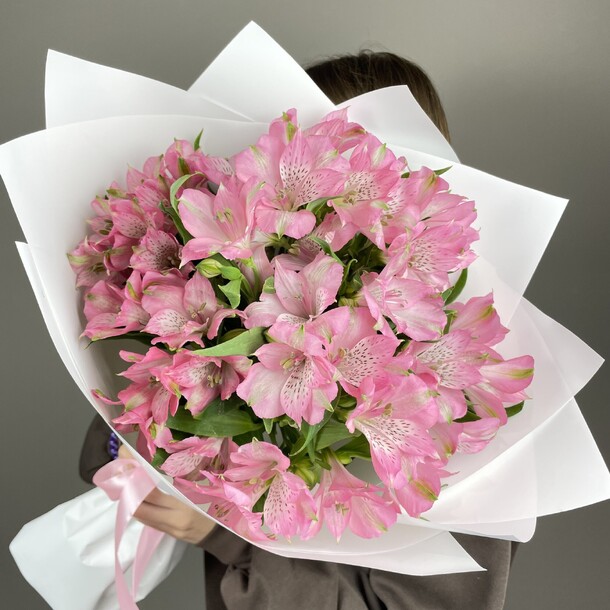 Розовые альстромерии, артикул F1481500 - 2900 рублей, доставка по городу. Flawery - доставка цветов