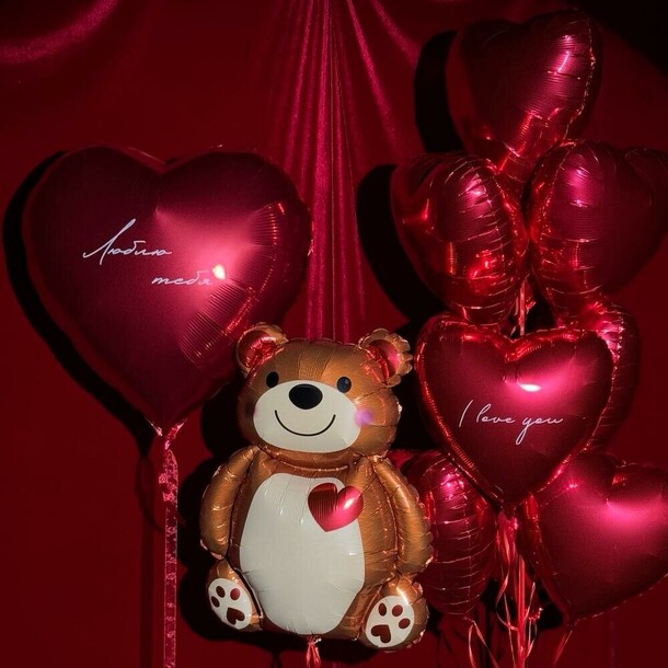 Мишка в сердцах, артикул F1399807 - 12850 рублей, доставка по городу. Flawery - доставка цветов