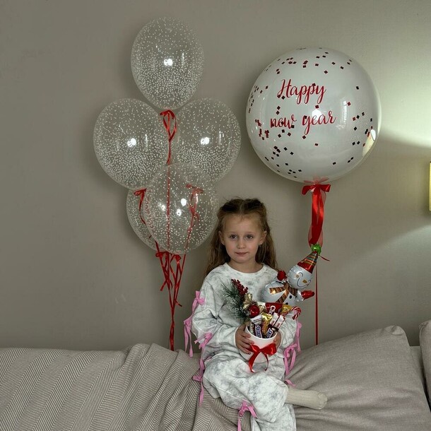 С новым годом, артикул F1401078 - 6700 рублей, доставка по городу. Flawery - доставка цветов