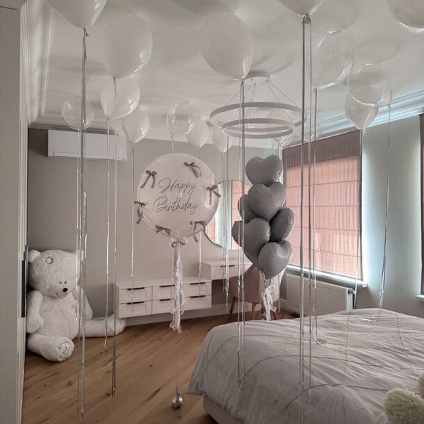 Воздушные шары для девушки белый шарм, артикул F1443358 - 11350 рублей, доставка по городу. Flawery - доставка цветов