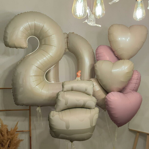 Шары для девушки панчо, артикул F1507451 - 9740 рублей, доставка по городу. Flawery - доставка цветов