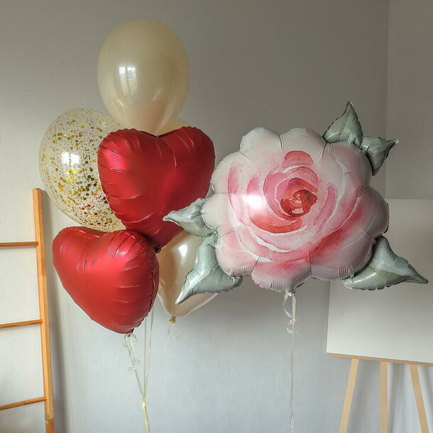 Шары для девушки рубиновая роза, артикул F1509012 - 5970 рублей, доставка по городу. Flawery - доставка цветов