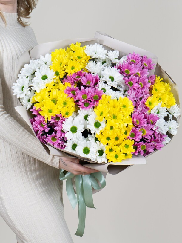 Букет из 15 кустовых хризантем микс, артикул F1378493 - 5125 рублей, доставка по городу. Flawery - доставка цветов