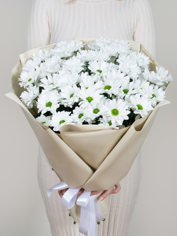 Букет из 11 кустовых хризантем, артикул F1378494 - 3885 рублей, доставка по городу. Flawery - доставка цветов