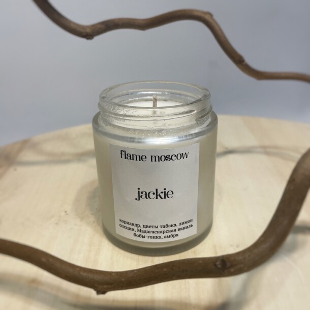 Аромасвеча "jackie", артикул F1169230 - 2500 рублей, доставка по городу. Flawery - доставка цветов