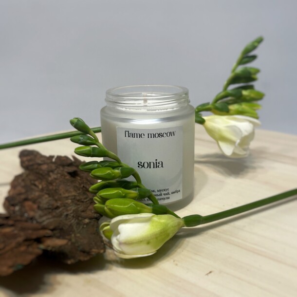 Аромасвеча «sonia», артикул F1169244 - 2500 рублей, доставка по городу. Flawery - доставка цветов