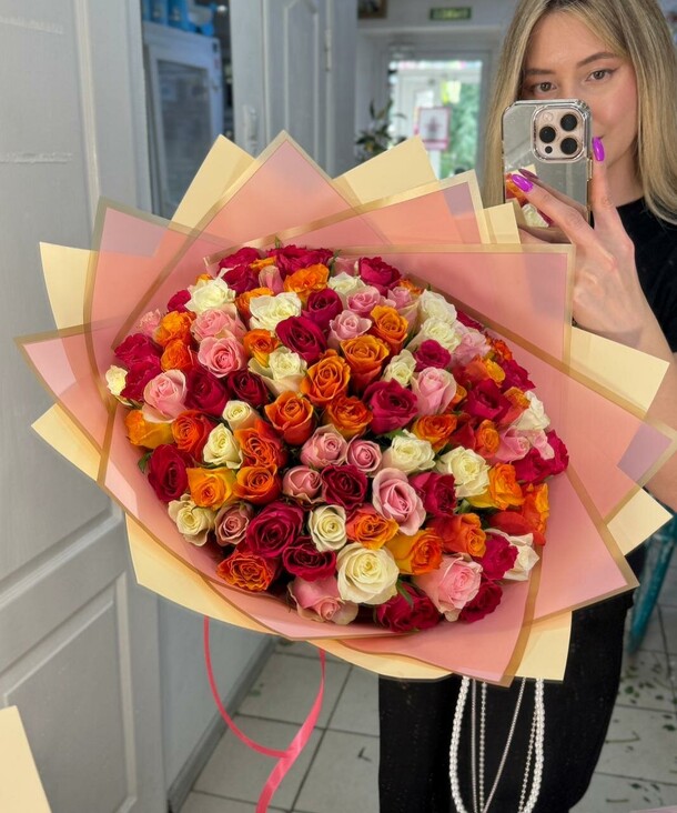 Яркий микс, артикул F1350260 - 12645 рублей, доставка по городу. Flawery - доставка цветов