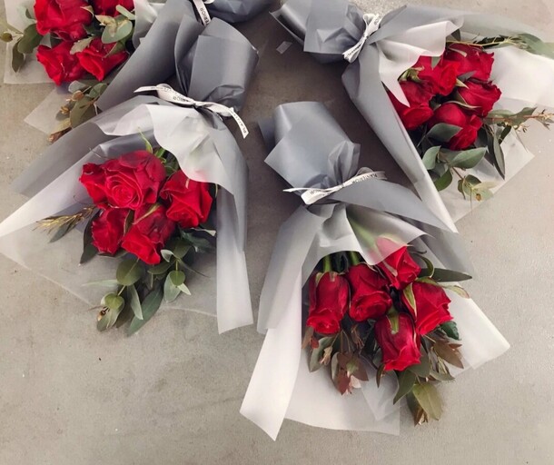 Пять роз, артикул F1079935 - 2600 рублей, доставка по городу. Flawery - доставка цветов