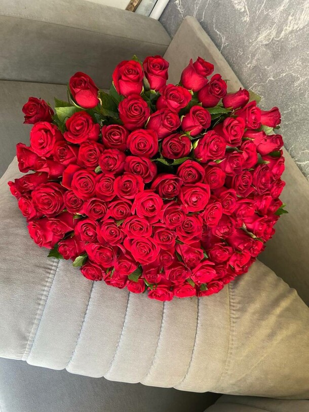 101 роза, артикул F1331445 - 19900 рублей, доставка по городу. Flawery - доставка цветов