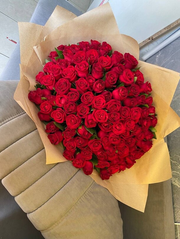 101 роза, артикул F1331447 - 20000 рублей, доставка по городу. Flawery - доставка цветов