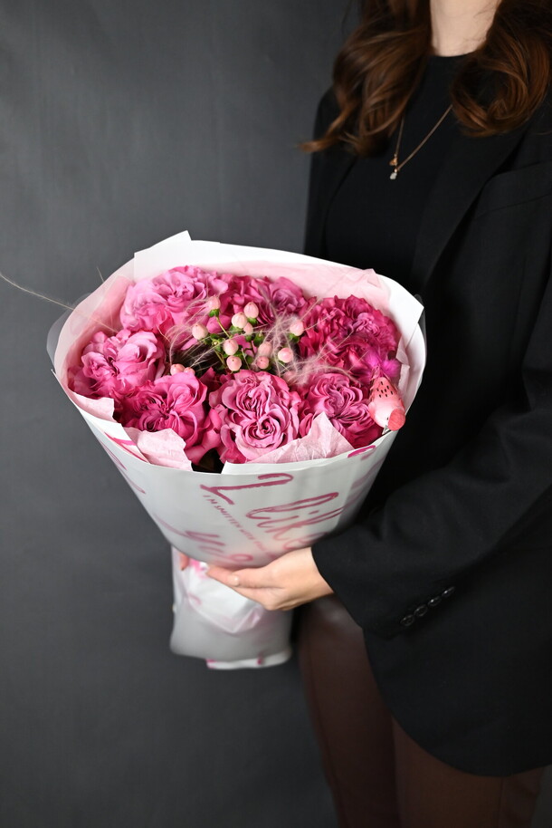 Букет с ажурной розой, артикул F1253170 - 6522 рублей, доставка по городу. Flawery - доставка цветов