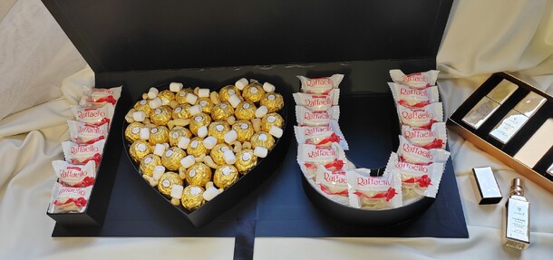 С любовью к тебе, артикул F1455219 - 9900 рублей, доставка по городу. Flawery - доставка цветов