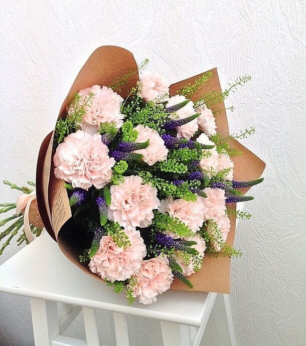 Букет гвоздика и пастушья сумка, артикул F1405940 - 10469 рублей, доставка по городу. Flawery - доставка цветов