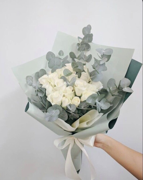 Букет роза и эвкалипт, артикул F1405975 - 7248 рублей, доставка по городу. Flawery - доставка цветов