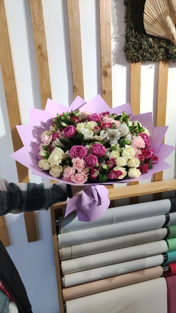 Яркий микс, артикул F1394797 - 10219 рублей, доставка по городу. Flawery - доставка цветов