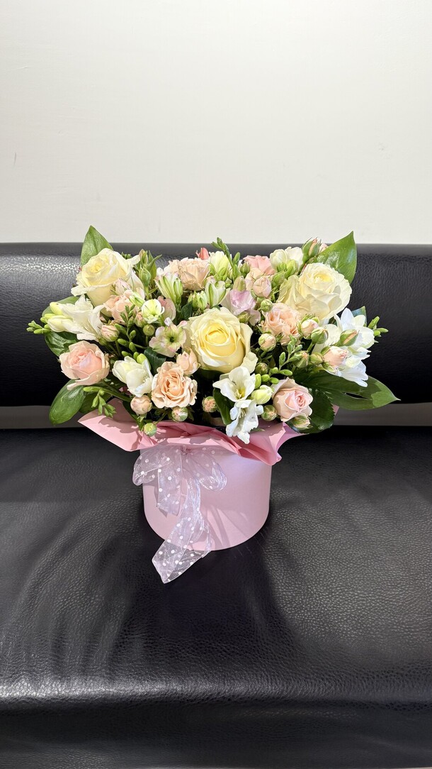 Белое трио, артикул F1395217 - 6369 рублей, доставка по городу. Flawery - доставка цветов