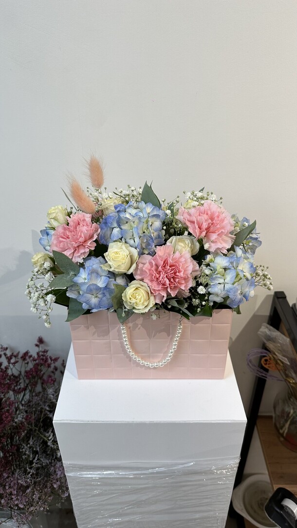 Голубая лагуна, артикул F1396902 - 3289 рублей, доставка по городу. Flawery - доставка цветов