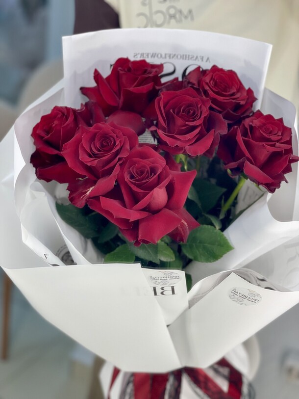 Букет из импортных роз, красный, артикул F1408965 - 4110 рублей, доставка по городу. Flawery - доставка цветов
