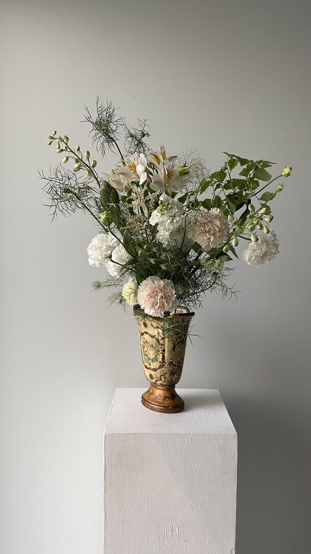 Итерьерный букет, артикул F1423481 - 5900 рублей, доставка по городу. Flawery - доставка цветов