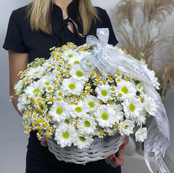Ромашка в корзинке, артикул F1345846 - 11550 рублей, доставка по городу. Flawery - доставка цветов