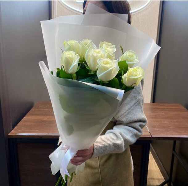 9 роз белых, артикул F1347416 - 2310 рублей, доставка по городу. Flawery - доставка цветов