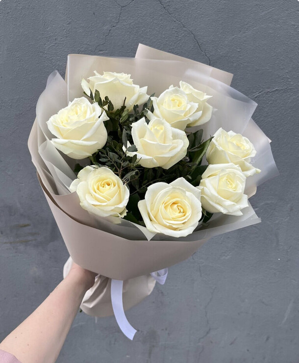 Букет из белых роз, артикул F1348793 - 2750 рублей, доставка по городу. Flawery - доставка цветов